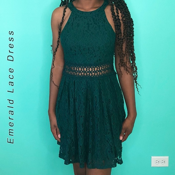 Francesca's Collections Dresses & Skirts - Francesca’s Emerald Lace Dress